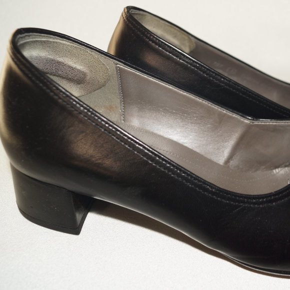 Gabor Black Leather Low Heeled Pump (Size 6.5) - Picture 7 of 8